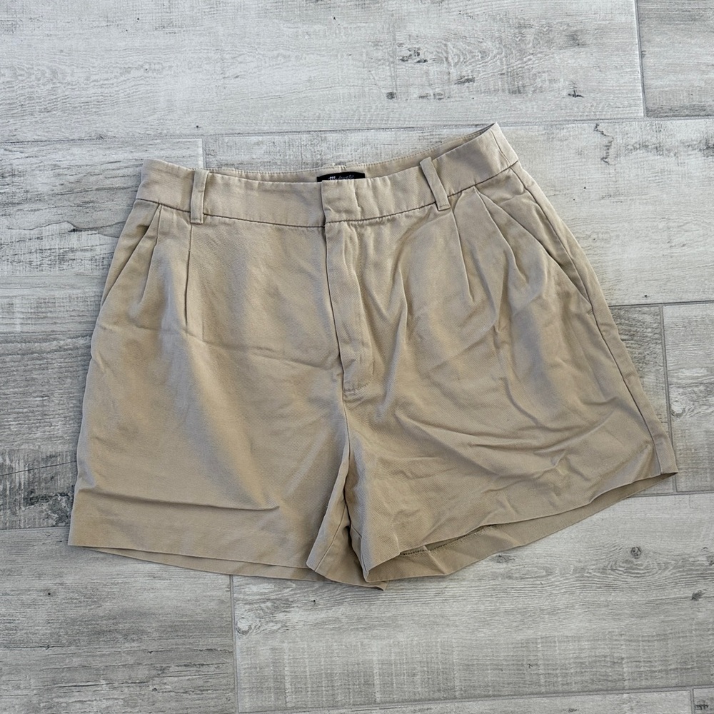 Madewell Beige Pleated Shorts